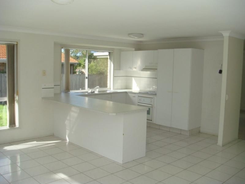 9 Fairview Court, Arundel QLD 4214