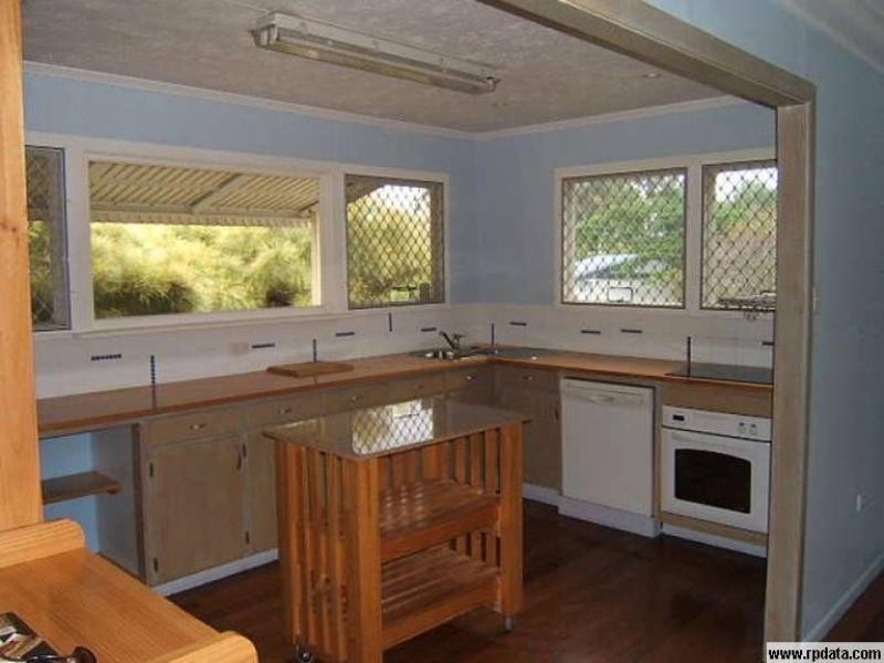 4 Kathleen Avenue, Southport QLD 4215