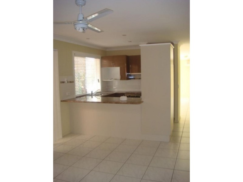162 Greenacre Drive, Arundel QLD 4214