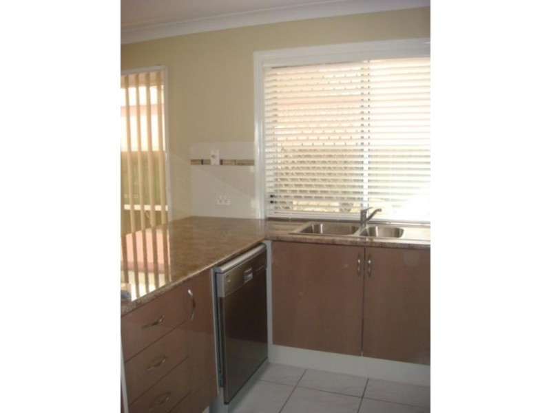 162 Greenacre Drive, Arundel QLD 4214