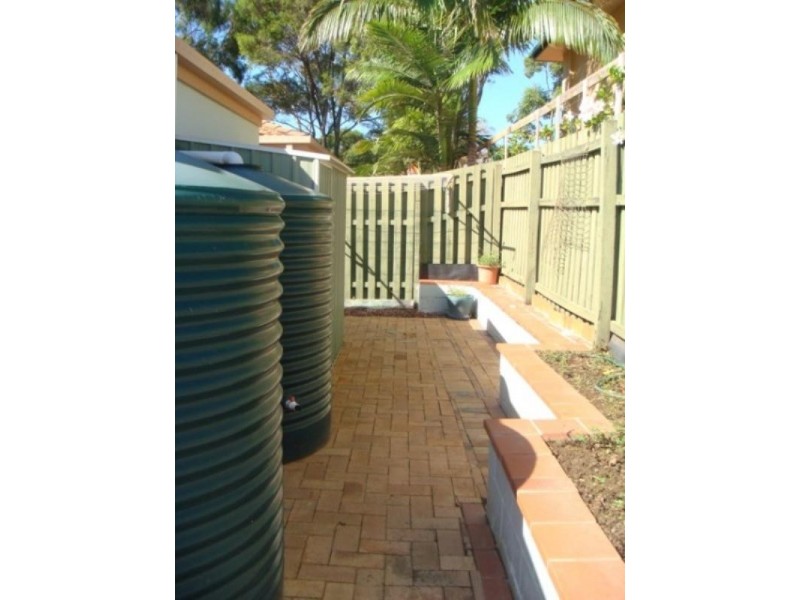 162 Greenacre Drive, Arundel QLD 4214