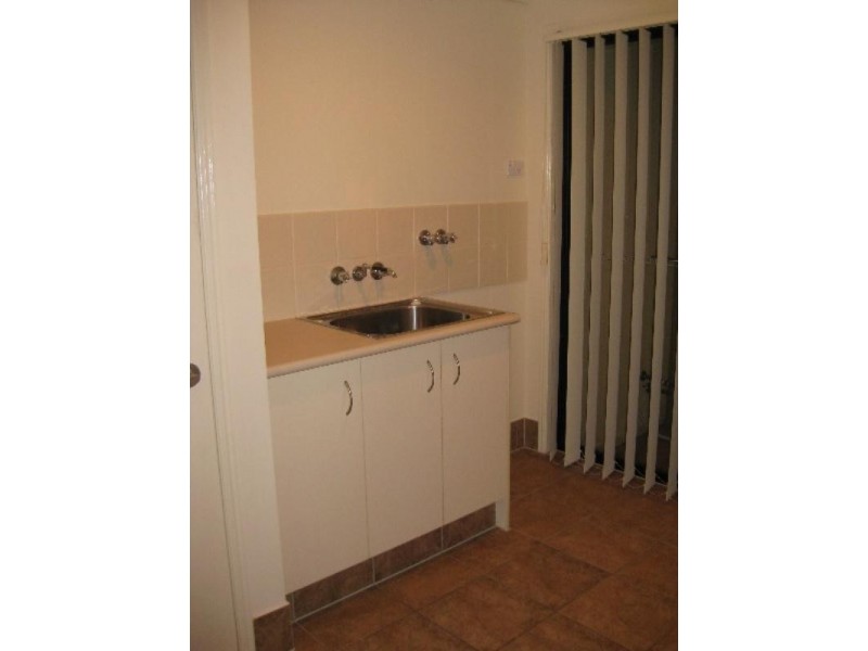 8 Noelene Lane, Arundel QLD 4214