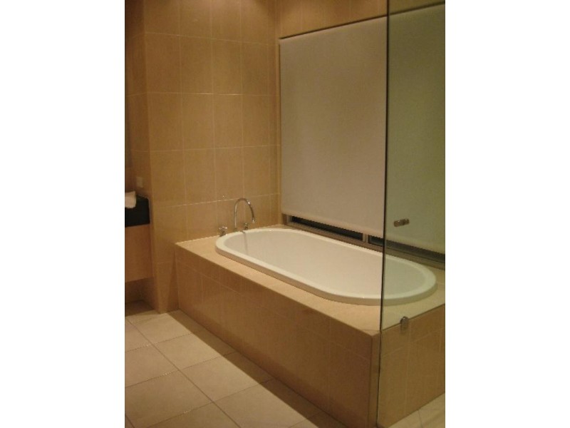 8 Noelene Lane, Arundel QLD 4214