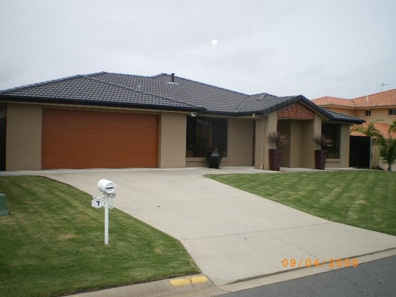 7 Leopard Tree Place, Molendinar QLD 4214