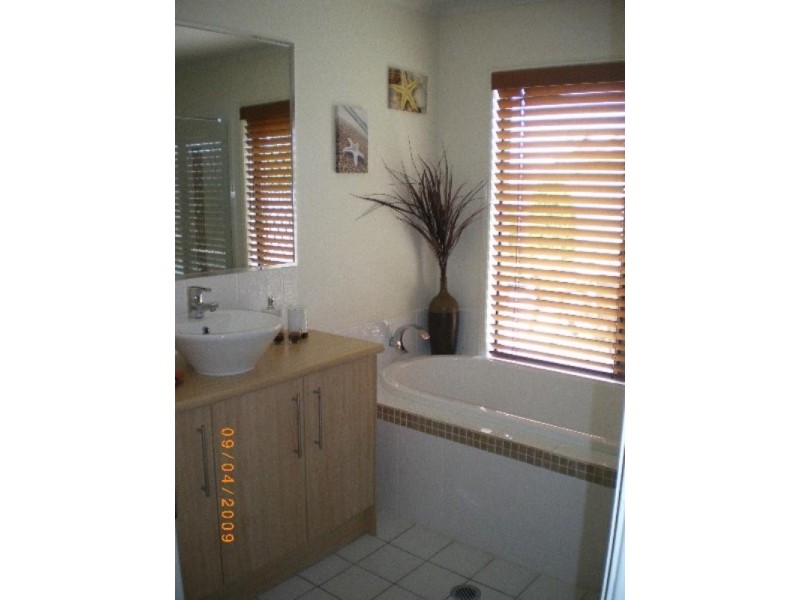 7 Leopard Tree Place, Molendinar QLD 4214