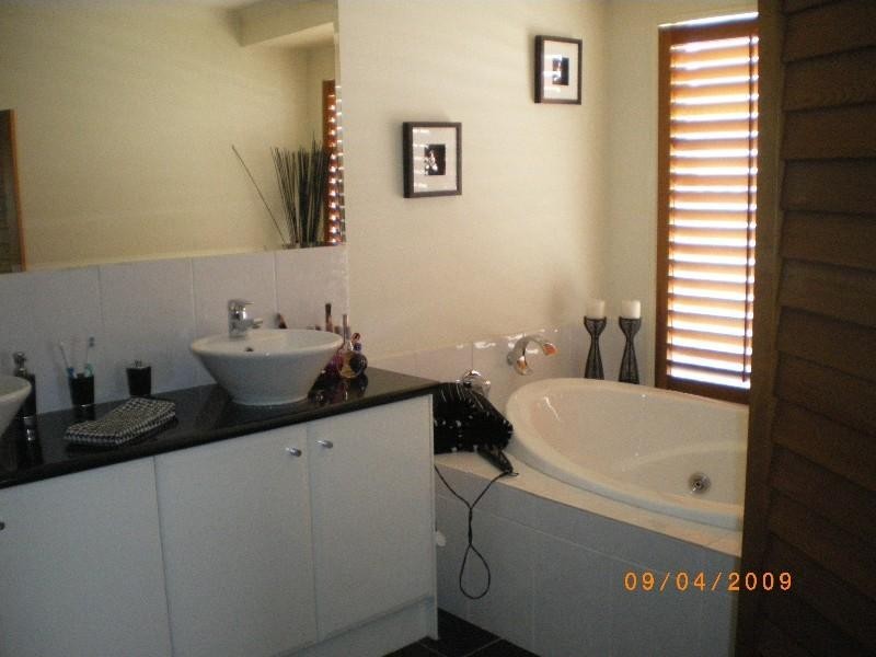 7 Leopard Tree Place, Molendinar QLD 4214