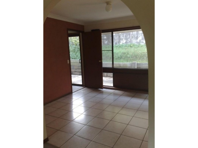 23 Loweana Street, Southport QLD 4215