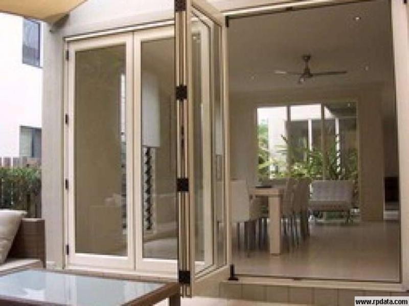 2/58 Bayview Street, Runaway Bay QLD 4216