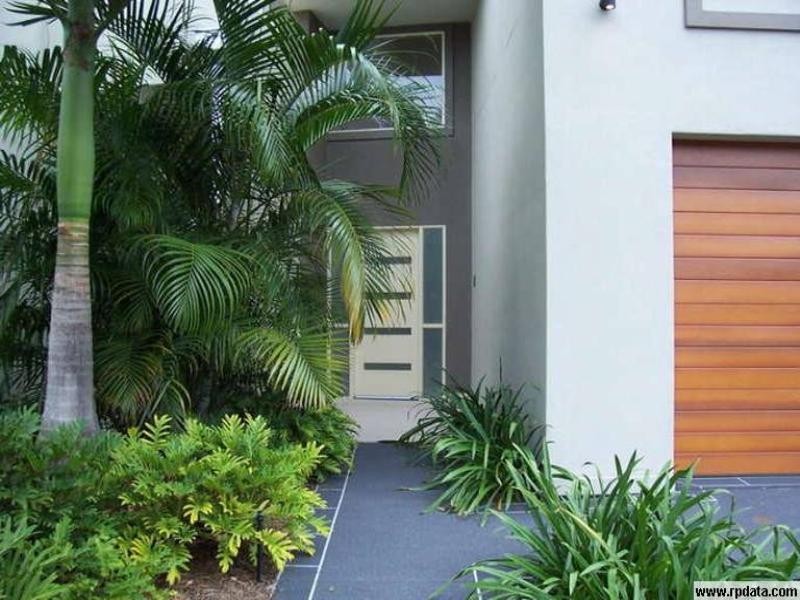 2/58 Bayview Street, Runaway Bay QLD 4216