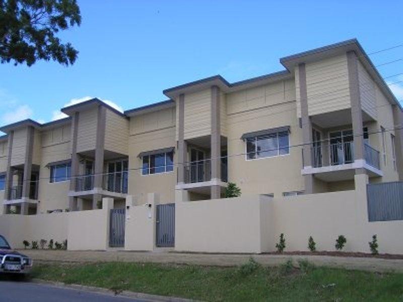 2/14 Minnie Street, Southport QLD 4215