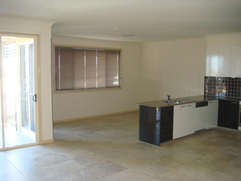 2/14 Minnie Street, Southport QLD 4215