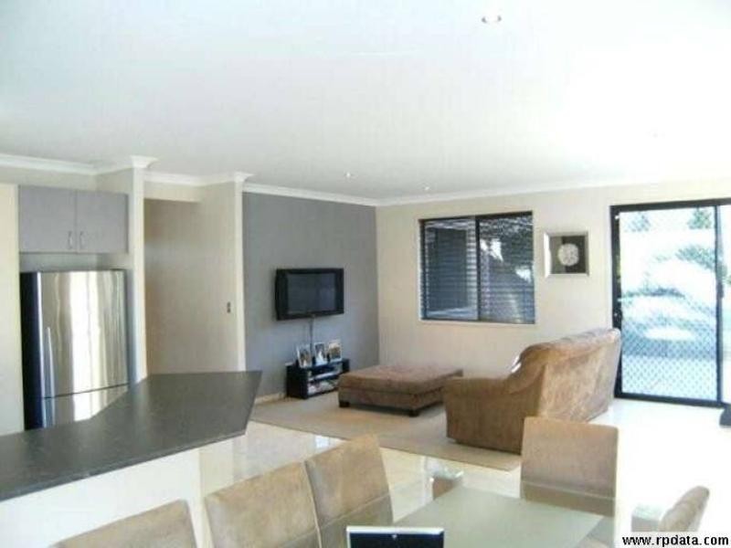 6 Portreeves Place, Arundel QLD 4214