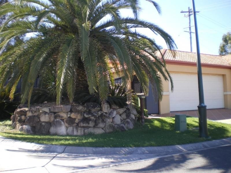 2/2 Brittney Court, Ashmore QLD 4214