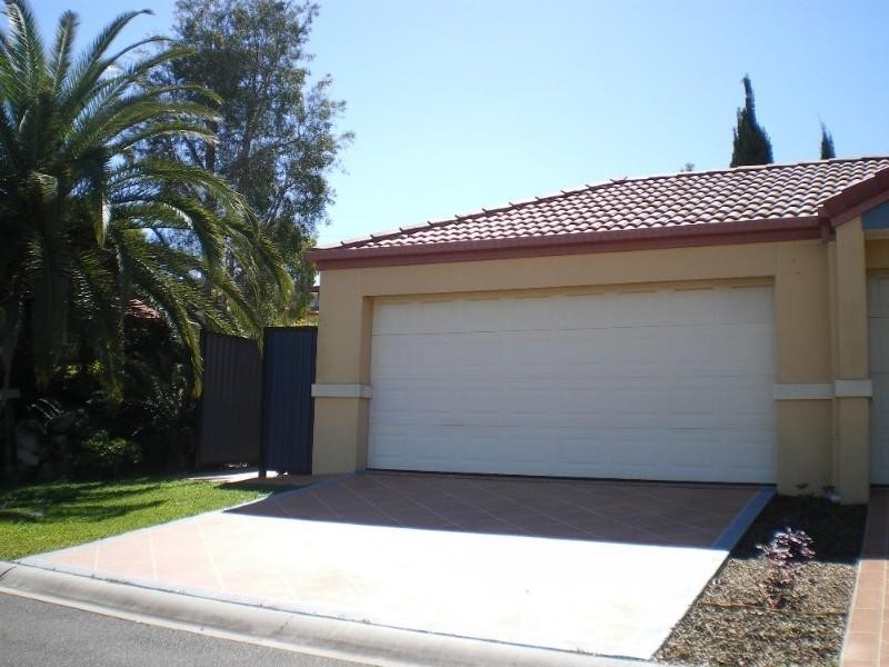 2/2 Brittney Court, Ashmore QLD 4214