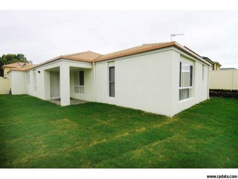 64 Tiger Drive, Arundel QLD 4214