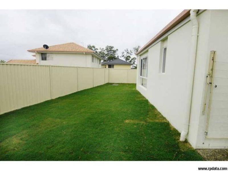 64 Tiger Drive, Arundel QLD 4214