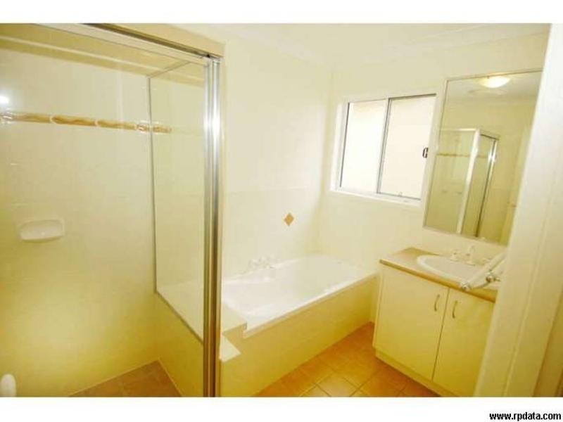 64 Tiger Drive, Arundel QLD 4214