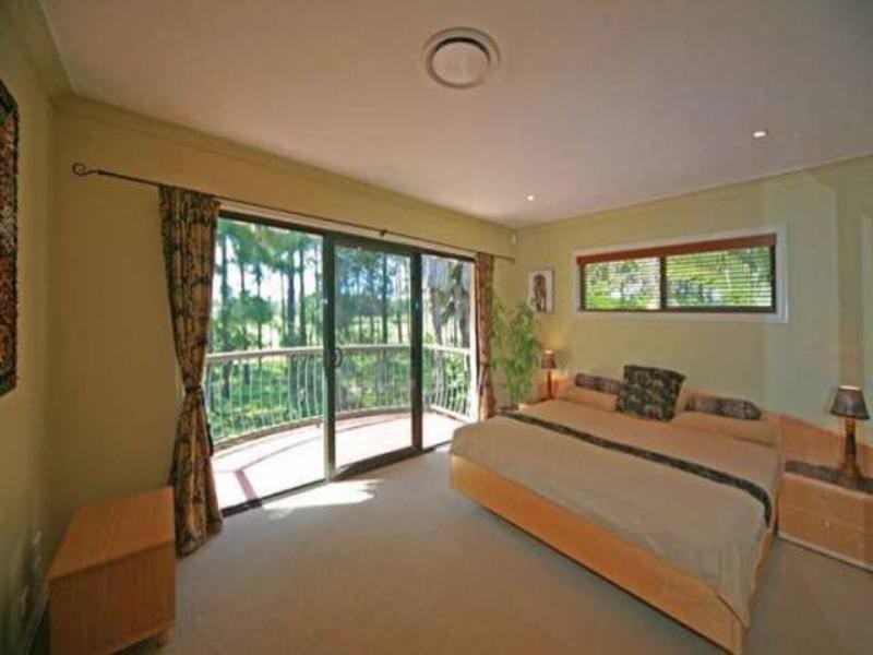 19 Ballybunyon Crescent, Hope Island QLD 4212