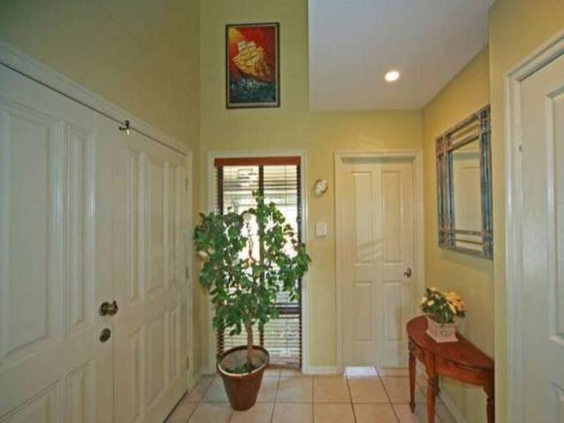 19 Ballybunyon Crescent, Hope Island QLD 4212