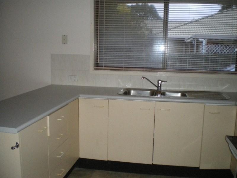 1/5 Hentdale Court, Labrador QLD 4215