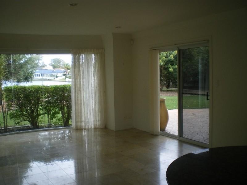 104/40 Cotlew St East, Bundall QLD 4217