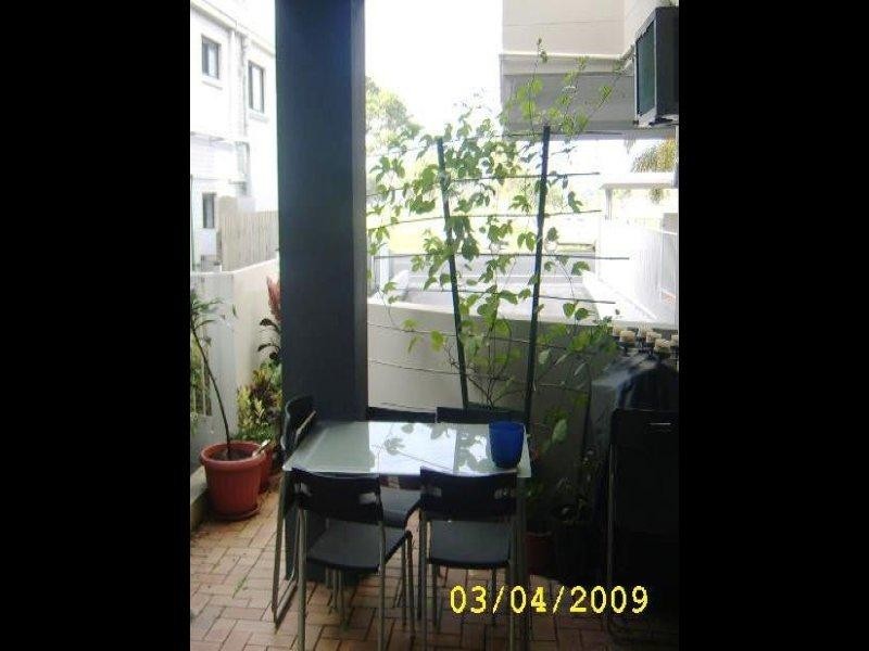 2/130 Marine Parade, Southport QLD 4215