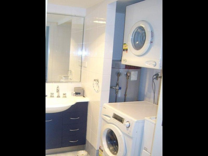 2/130 Marine Parade, Southport QLD 4215