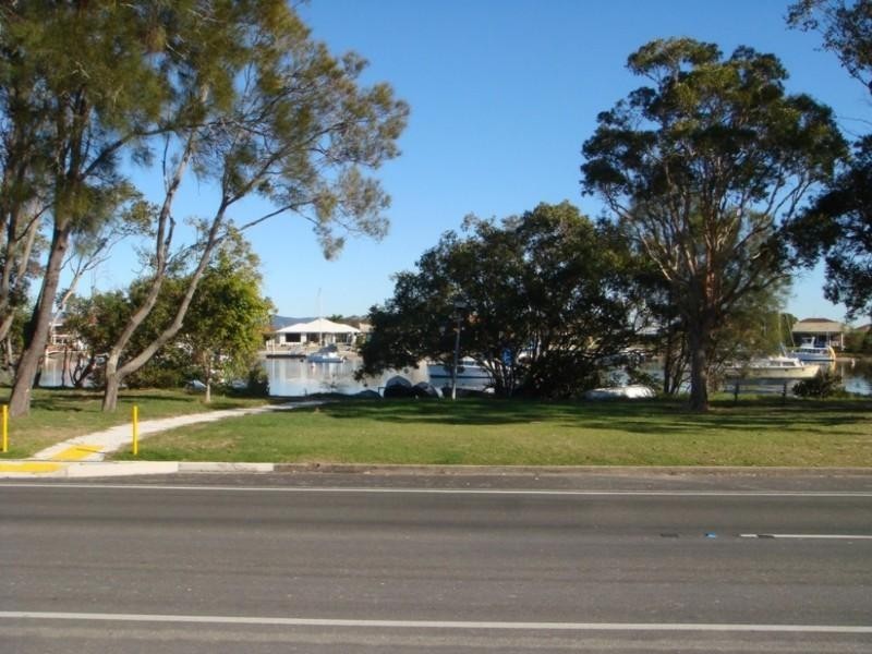 2/43 Paradise Parade, Paradise Point QLD 4216