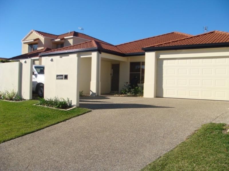42 Marble Arch, Arundel QLD 4214
