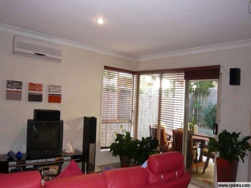42 Marble Arch, Arundel QLD 4214