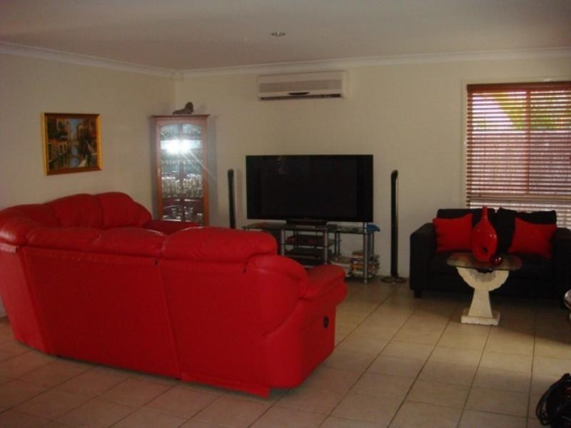 42 Marble Arch, Arundel QLD 4214