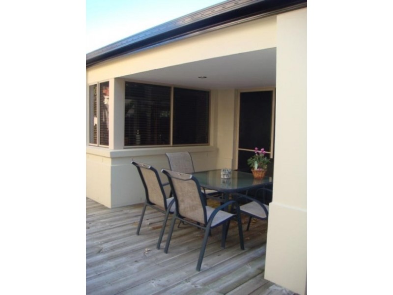 42 Marble Arch, Arundel QLD 4214