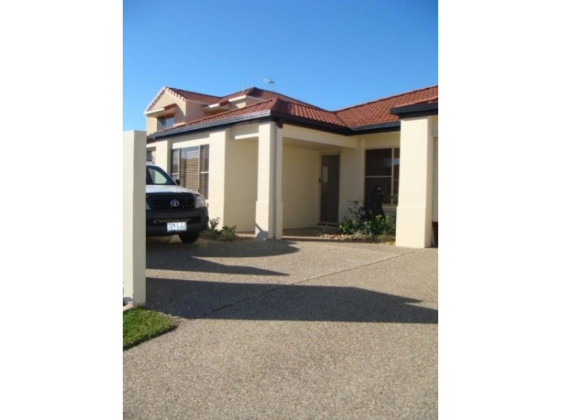 42 Marble Arch, Arundel QLD 4214