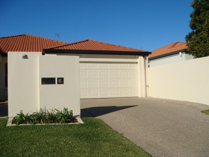 42 Marble Arch, Arundel QLD 4214
