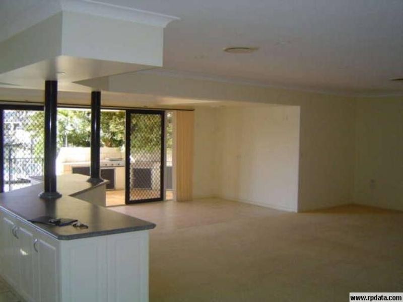 24 Annoula Avenue, Biggera Waters QLD 4216