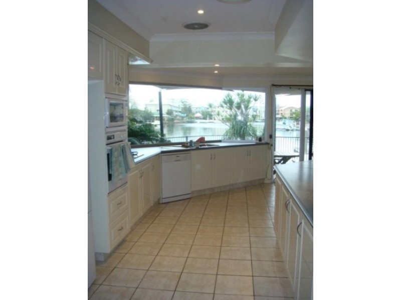 24 Annoula Avenue, Biggera Waters QLD 4216