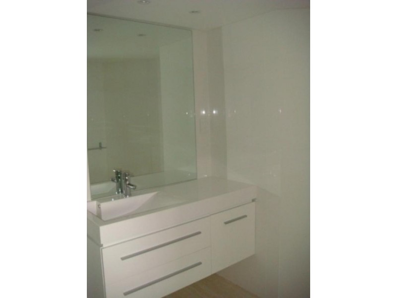 7c/10 Marine Parade, Southport QLD 4215