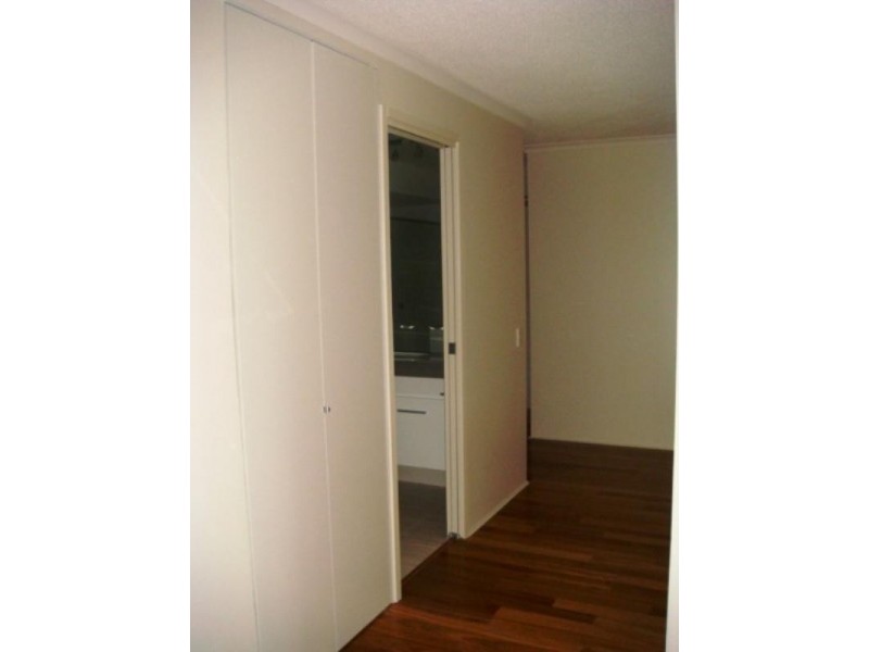 7c/10 Marine Parade, Southport QLD 4215