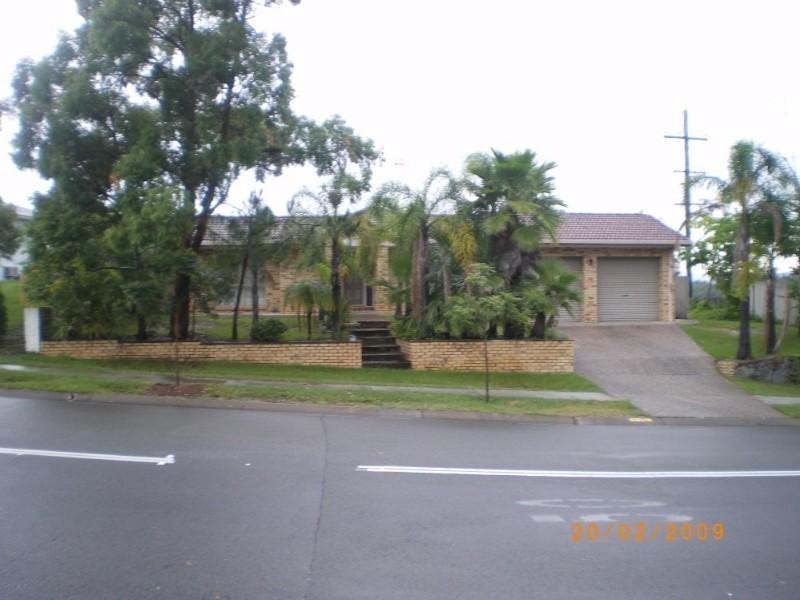 124 Macquarie Avenue, Molendinar QLD 4214