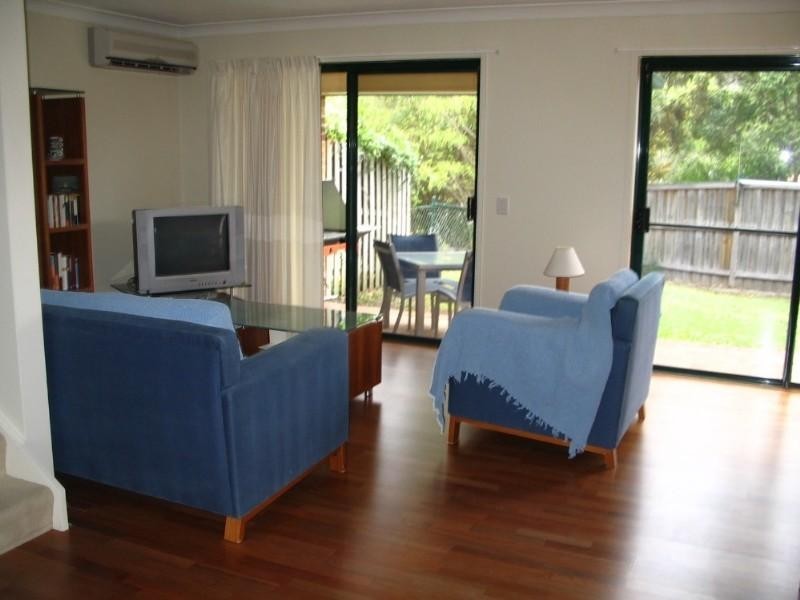 2/46 Daintree Drive, Parkwood QLD 4214