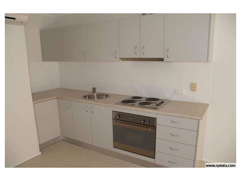 6/213 Scarborough Street, Southport QLD 4215