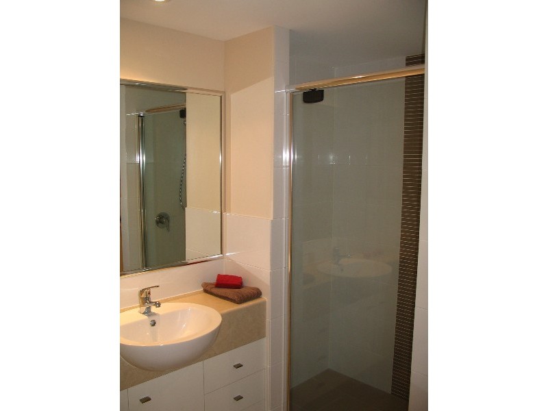 9/24-26 Parker Street, Labrador QLD 4215