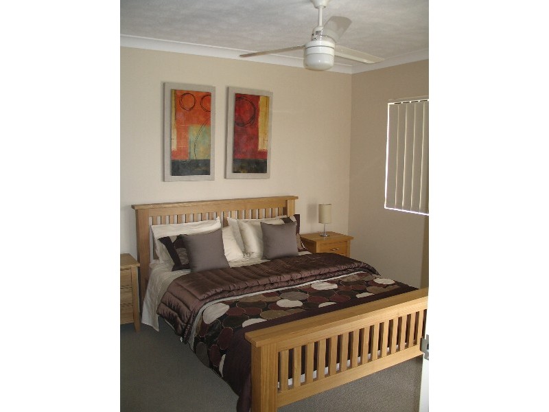 9/24-26 Parker Street, Labrador QLD 4215