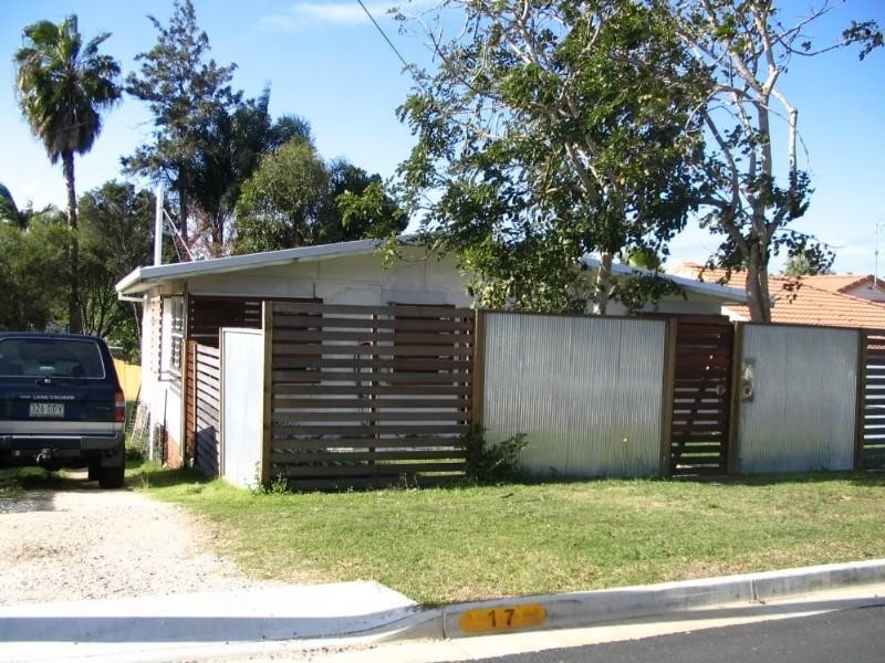 17 Geoffrey Avenue, Southport QLD 4215
