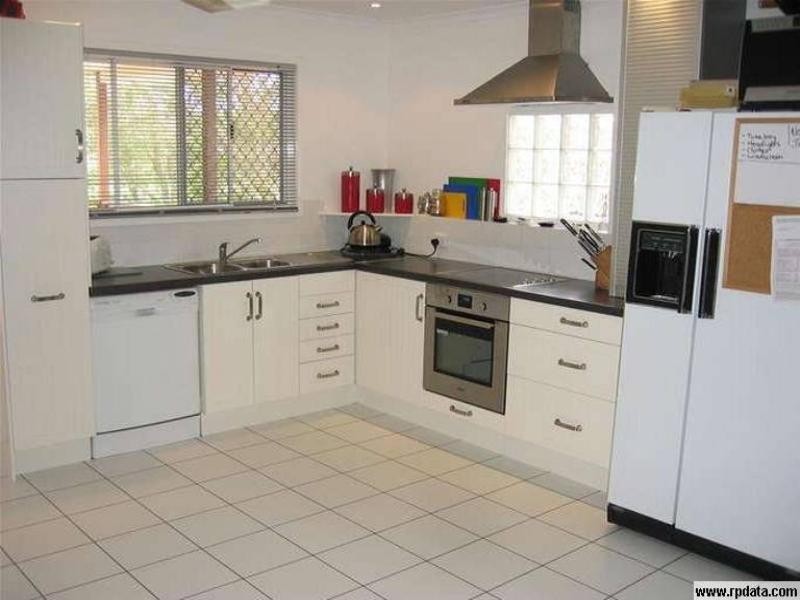 79 Kumbari Close, Southport QLD 4215