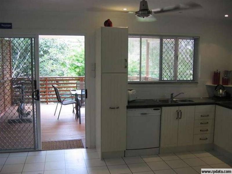 79 Kumbari Close, Southport QLD 4215