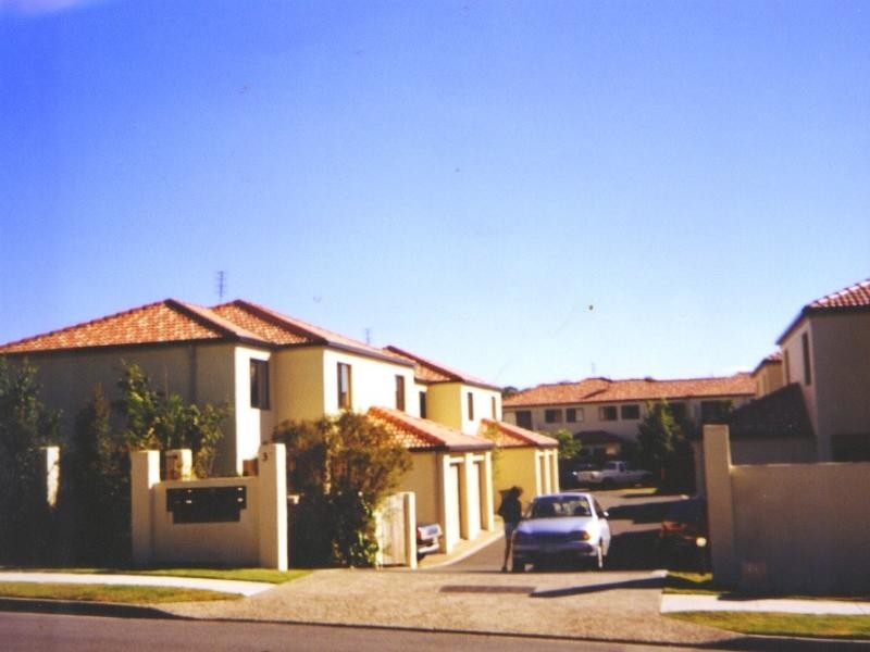 9/37 Harley Street, Labrador QLD 4215