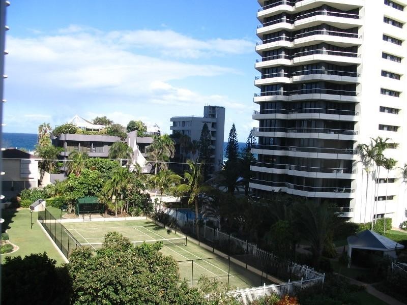 17/15 Pacific Street, Main Beach QLD 4217