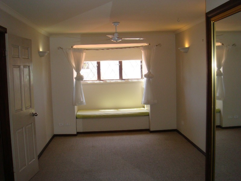 3 Dirk Hartog Place, Paradise Point QLD 4216