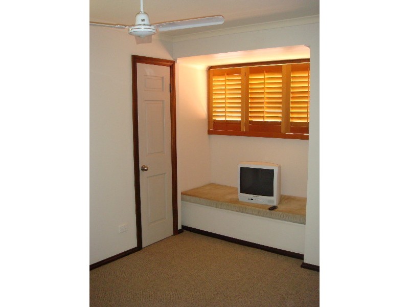 3 Dirk Hartog Place, Paradise Point QLD 4216